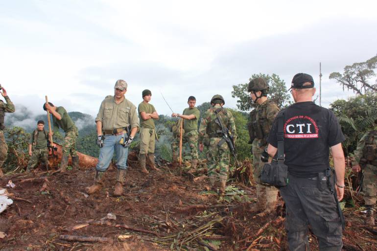 Fiscalía exhuma, en Chocó, restos de guerrilleros del ERG