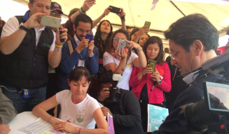 Francisco Santos ejerció su derecho al voto en el norte de Bogotá