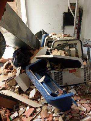 Atentados en La Calra Delincuentes roban cajero en la Calera Explosiones en la Calera: Delincuentes roban cajero de un banco utilizando explosivos en La Calera Atentados en La Calra Delincuentes roban cajero en la Calera Explosiones en la Calera: Delincuentes roban cajero de un banco utilizando explosivos en La Calera