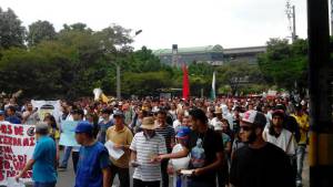 Multitudinaria marcha en Medellín en apoyo al paro nacional indefinido Multitudinaria marcha en Medellín en apoyo al paro nacional indefinido