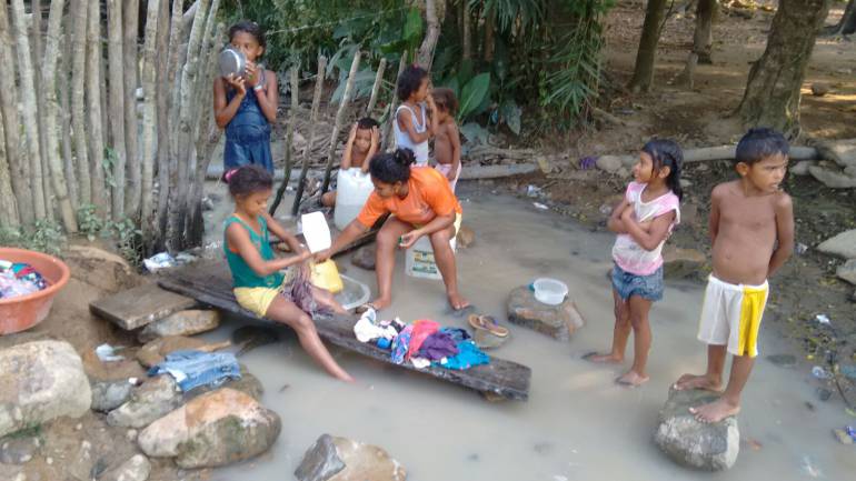 Drama por escasez de agua en el sur de Bolívar, y la que hay, está contaminada