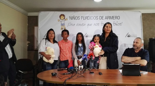 Armero: Luego de 30 años se reencuentran hermanas separadas por la tragedia: Luego de 30 años se reencuentran hermanas separadas por la tragedia de Armero Armero: Luego de 30 años se reencuentran hermanas separadas por la tragedia: Luego de 30 años se reencuentran hermanas separadas por la tragedia de Armero
