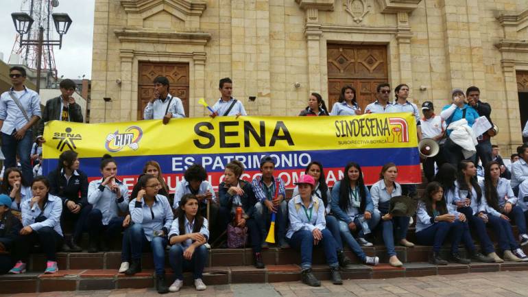 Estudiantes y funcionarios del Sena Sogamoso protestan contra politiquería y corrupción en la entidad: Estudiantes y funcionarios del Sena Sogamoso protestan contra politiquería y corrupción en la entidad