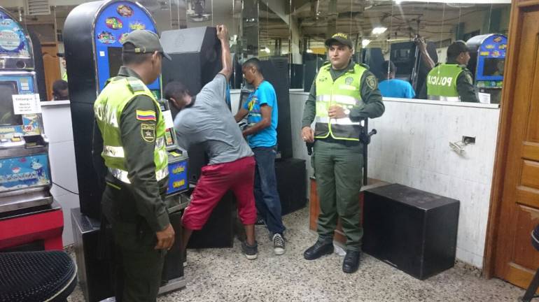 Incautan 53 máquinas traga monedas en Cartagena