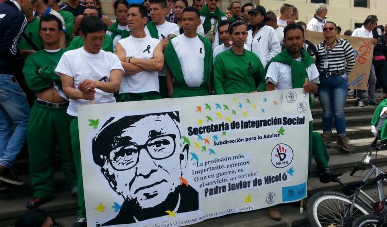 Entierro del padre Javier de Nicoló: Más de 40.000 personas se reunieron en Bogotá para despedir al padre Javier de Nicoló