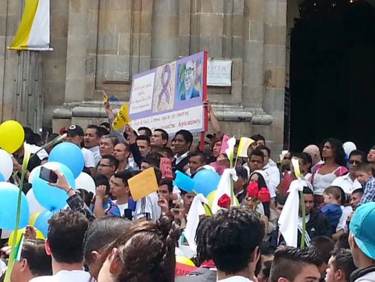 Entierro del padre Javier de Nicoló: Más de 40.000 personas se reunieron en Bogotá para despedir al padre Javier de Nicoló Entierro del padre Javier de Nicoló: Más de 40.000 personas se reunieron en Bogotá para despedir al padre Javier de Nicoló