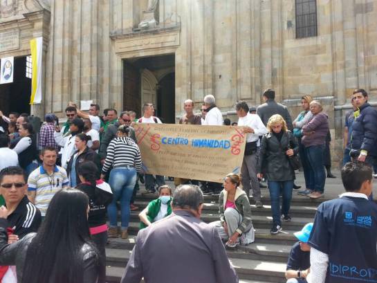 Entierro del padre Javier de Nicoló: Más de 40.000 personas se reunieron en Bogotá para despedir al padre Javier de Nicoló Entierro del padre Javier de Nicoló: Más de 40.000 personas se reunieron en Bogotá para despedir al padre Javier de Nicoló