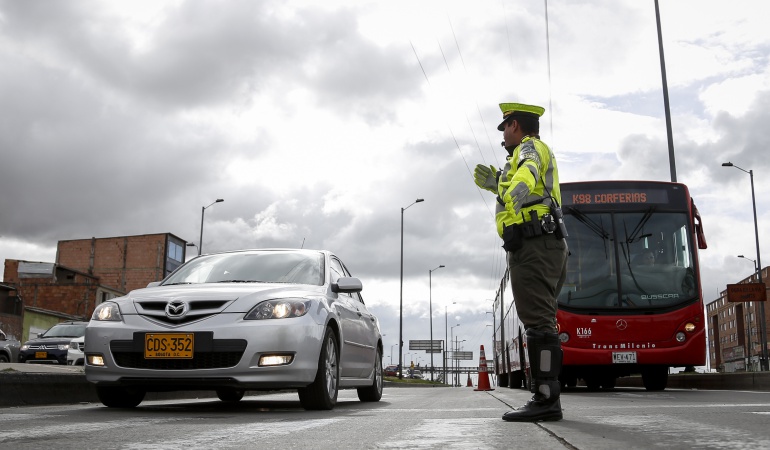 Comparendos Tránsito Bogotá: Operativos de tránsito en Bogotá aumentaron un 49% frente al 2015