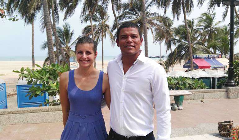 Viaje al corazón del Caribe: A esta pareja colombo alemana, los enamoró el kitesurf y los unió La Guajira