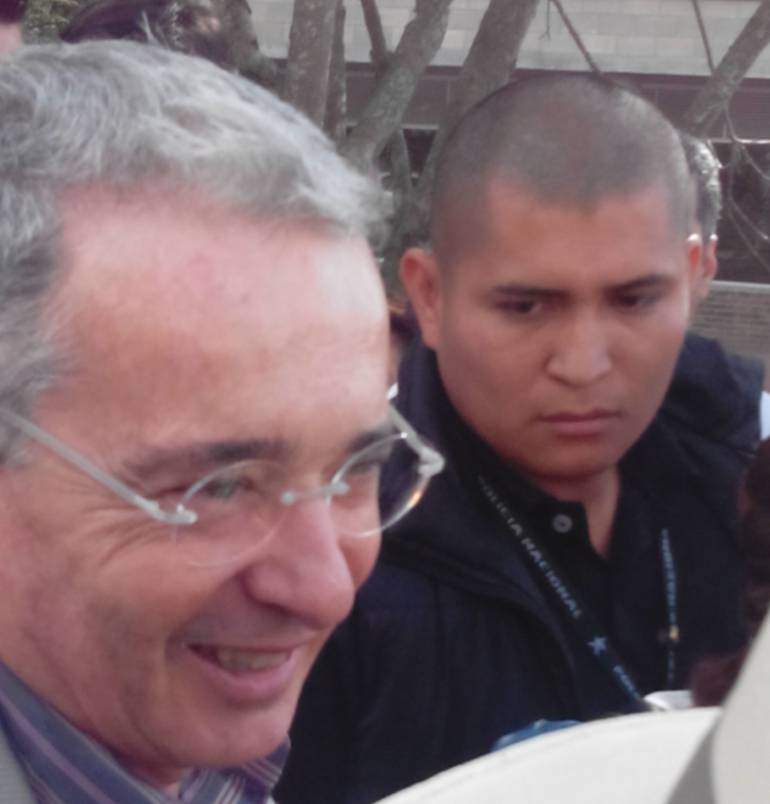 Senador Uribe considera política la decisión de la Corte sobre matrimonio igualitario