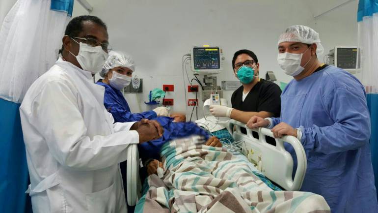HUC destaca participación de estudiantes de Medicina en implante de marcapasos: Implante de marcapasos salva vida a anciano que llegó al HUC en Cartagena