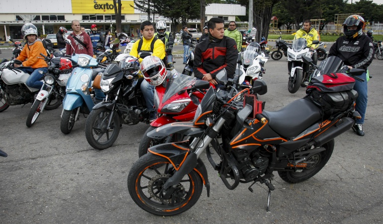Motociclistas piden no imponer pico y placa: Motociclistas se comprometen a mejorar comportamiento en vías y piden no imponer pico y placa