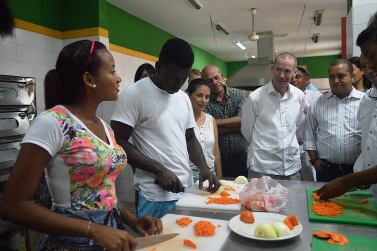 Ministro Consejero de la embajada americana visitó la Escuela Taller Cartagena: Ministro Consejero de la embajada americana visitó la Escuela Taller Cartagena