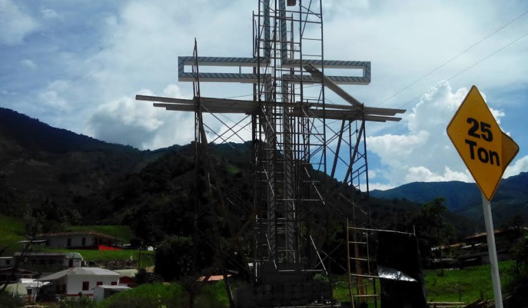 Tragedia de Salgar: Una cruz recordará siempre a 104 víctimas de la tragedia en Salgar, Antioquia