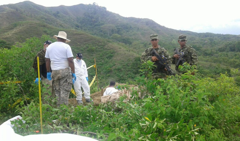 Encuentran restos en fosas de San Juan del Cesar La Guajira: Encuentran dos fosas comunes con catorce restos óseos en zona rural de San Juan - La Guajira