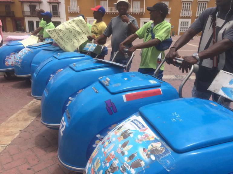 Vendedores de helado protestaron en la alcaldía de Cartagena
