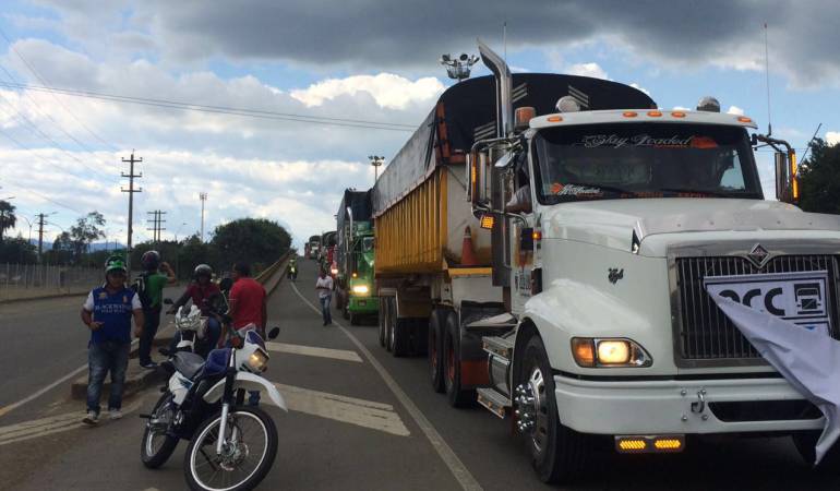 paro: Con una caravana por el norte de Cali los camioneros se mantienen en paro