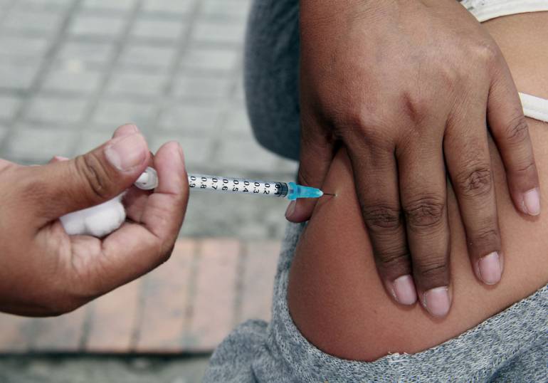 Minsalud se opone a proyecto de ley que elimina obligatoriedad de vacuna contra el VPH