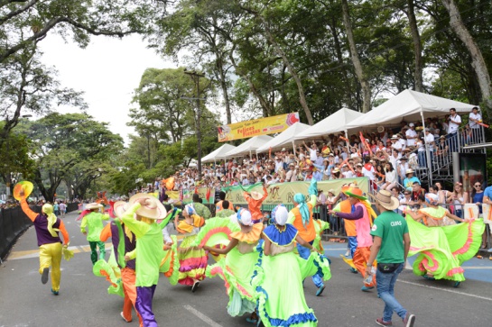 Desfiles folclóricos en Ibagué: Desfiles folclóricos en Ibagué no van por la tradicional carrera quinta Desfiles folclóricos en Ibagué: Desfiles folclóricos en Ibagué no van por la tradicional carrera quinta
