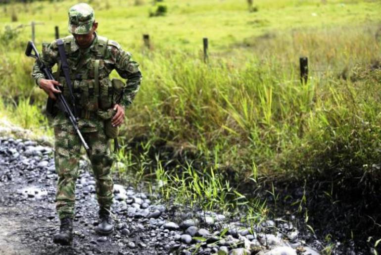 Soldado del Ejército dio muerte a otro uniformado en el sur de Bolívar: Soldado del Ejército dio muerte a otro uniformado en el sur de Bolívar