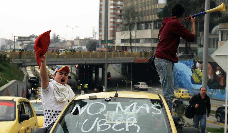 Taxistas en Bogotá piden que se multe a usuarios de Uber