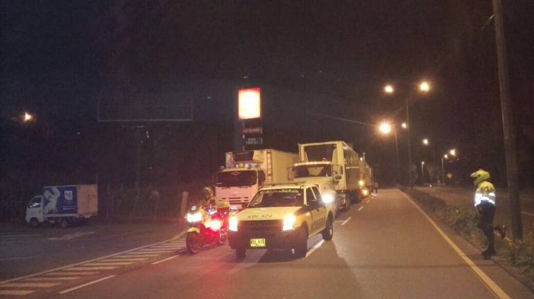 Vías: Caravanas de seguridad para vehículos de carga en Valle
