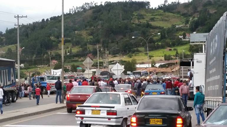 Muere un joven en disturbios por paro camionero en Duitama, Boyacá: Muere un joven en disturbios por paro camionero en Duitama, Boyacá