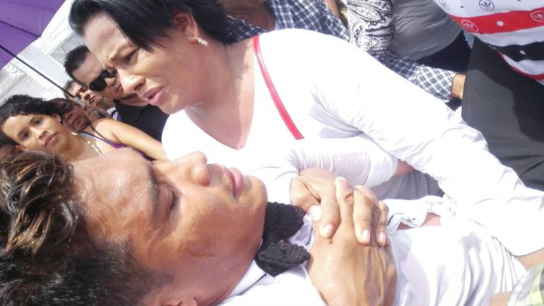 En sepelio de su abuela, se desvaneció Teófilo Gutiérrez