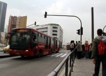 Más de 100 capturas han logrado policías encubiertos en Transmilenio