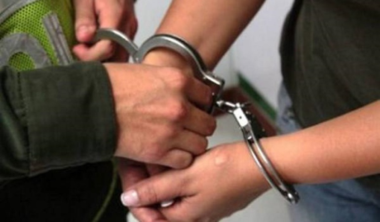 Microtráfico en colegios de Bogotá: Desmantelan banda que por 15 años dominó tráfico de drogas en colegios de Bogotá