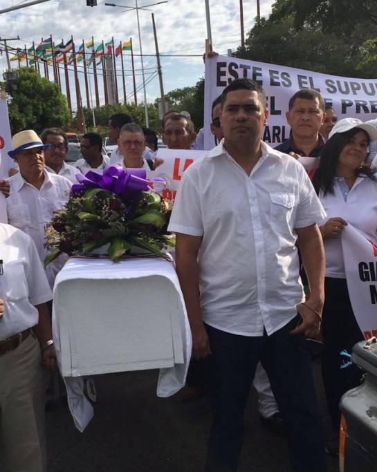 Protesta compositores Valledupar: Compositores protestaron en Valledupar por embargo de cuentas de Sayco Protesta compositores Valledupar: Compositores protestaron en Valledupar por embargo de cuentas de Sayco