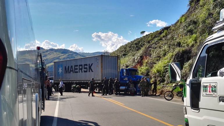 Bloqueo de la troncal Medellín- Costa Atlántica en Yarumal