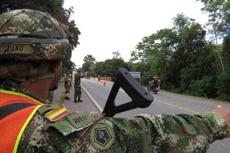 El Ejército y Policía se tomaron las vías de Santander