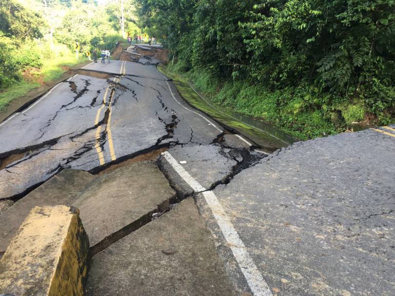 Emergencia en vía Sogamoso-Aguazul dejará incomunicados a Boyacá y Casanare al menos 5 días: Emergencia en vía Sogamoso-Aguazul dejará incomunicados a Boyacá y Casanare al menos 5 días