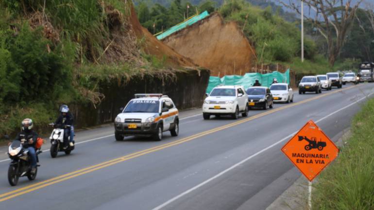 Refuerzan seguridad en las caravanas de carga de Caldas