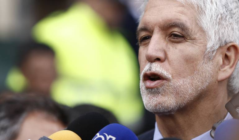 En el tema de la salud hay muchos intereses y generan presiones para que haya gastos: Peñalosa