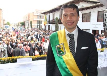 Ante Procuraduría denuncian presunta falsedad en título profesional de alcalde de Mosquera