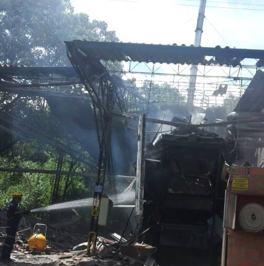 Ocho heridos deja explosión en empresa de tinturas y telas en Barbosa, Antioquia Ocho heridos deja explosión en empresa de tinturas y telas en Barbosa, Antioquia
