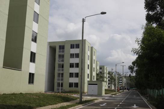 Vivienda para pesista vallecaucano: Pesista Olímpico Luis Javier Mosquera ya tiene su casa gratis Vivienda para pesista vallecaucano: Pesista Olímpico Luis Javier Mosquera ya tiene su casa gratis