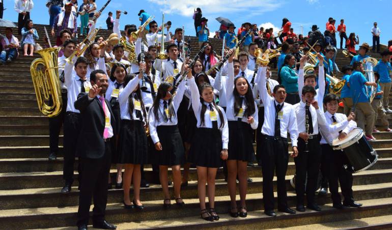 Por votaciones al plebiscito, fue aplazado el concurso nacional de bandadas de Paipa, Boyacá: Por votaciones al plebiscito, fue aplazado el concurso nacional de bandadas de Paipa, Boyacá