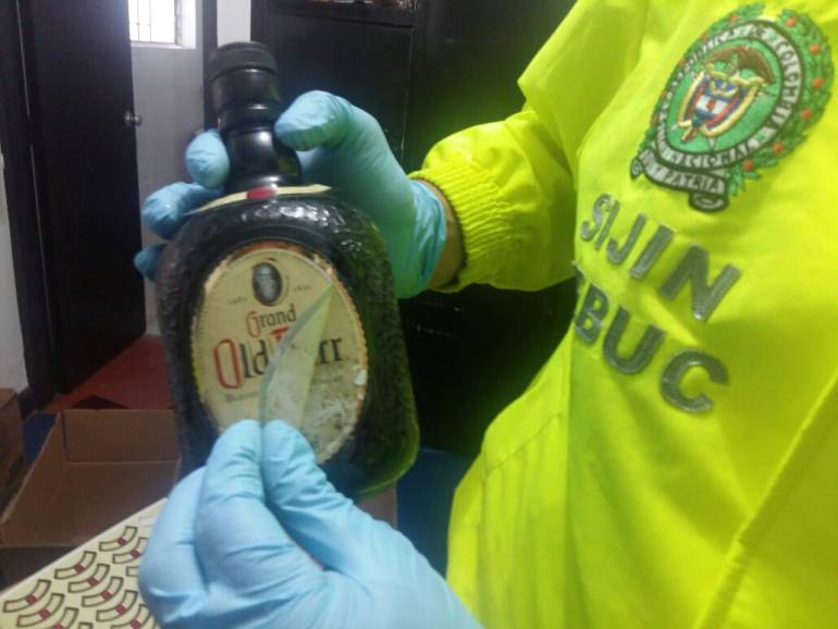 Desmantelan fábrica de whisky adulterado en Floridablanca