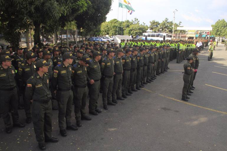 En Cali ofensiva sin precedentes contra el microtráfico, el hurto y el homicidio: Con el refuerzo de 726 policías, se atacará el corazón del delito en Cali
