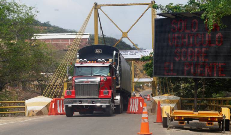 Puente Mariano Ospina Perez sobre el río Zulia