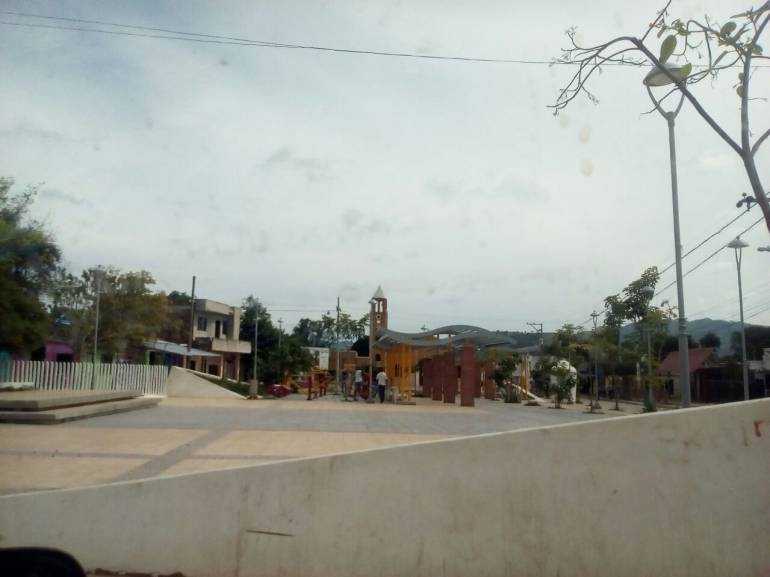 De manera pacífica avanza desalojo en el municipio de Luruaco - Caracol Radio