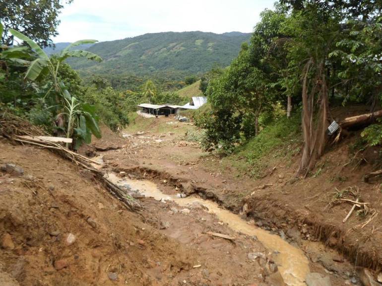 EMERGENCIA INVERNAL: Dos desparecidos y casas destruidas por avalancha en San Carlos, Antioquia