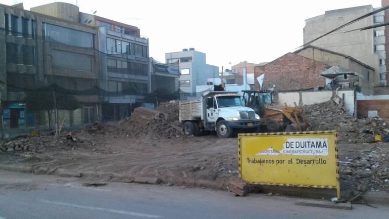 Demolición de primera casa del “Plan Muelas” en Duitama, causa malestar en el sector: Demolición de primera casa del “Plan Muelas” en Duitama, causa malestar en el sector