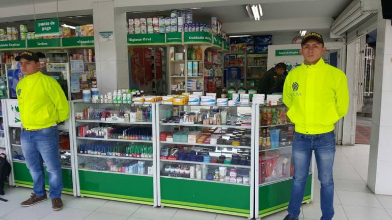 Incautan en tres farmacias del oriente de Cali, más de seis mil medicamentos vencidos e ilegales