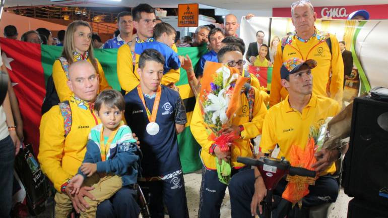 BUCARAMANGA PARALÍMPICOS SANTANDER MEDALLAS: Llegaron los campeones paralímpicos a su tierra