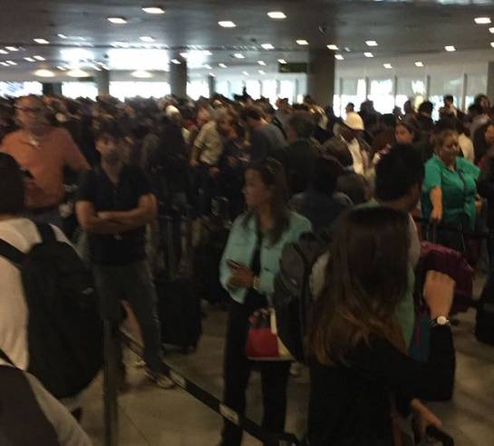 Largas filas en el aeropuerto El Dorado: ¿Qué está pasando en El Dorado? Largas filas en el aeropuerto El Dorado: ¿Qué está pasando en El Dorado?