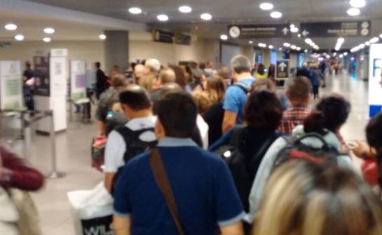 Largas filas en el aeropuerto El Dorado: ¿Qué está pasando en El Dorado? Largas filas en el aeropuerto El Dorado: ¿Qué está pasando en El Dorado?